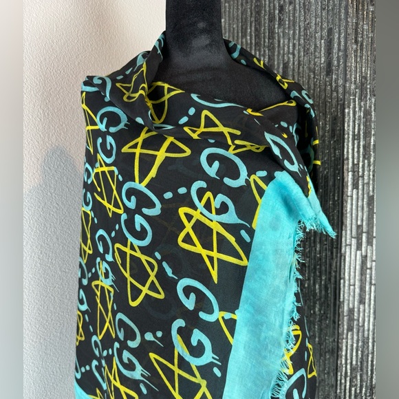 SOLD💀GUCCI Ghost Print Modal Silk Black Shawl Scarf - Picture 3 of 11